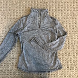 Brooks half-zip running pullover size small
